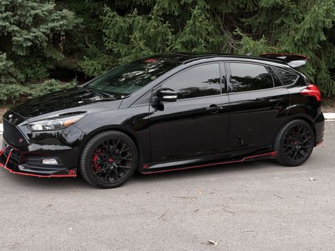 Used 2017 Ford Focus ST w/ Equipment Group 402A FWD image 6