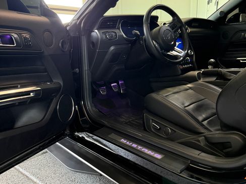 Used 2019 Ford Mustang GT Premium w/ Equipment Group 401A RWD image 23