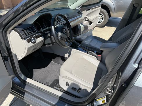 Used 2018 Volkswagen Passat 2.0T SE image 6