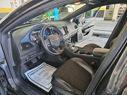Used 2016 Chrysler 200 S FWD image 11