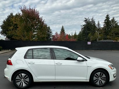 Used 2016 Volkswagen e-Golf SE w/ DC Fast Charging Package