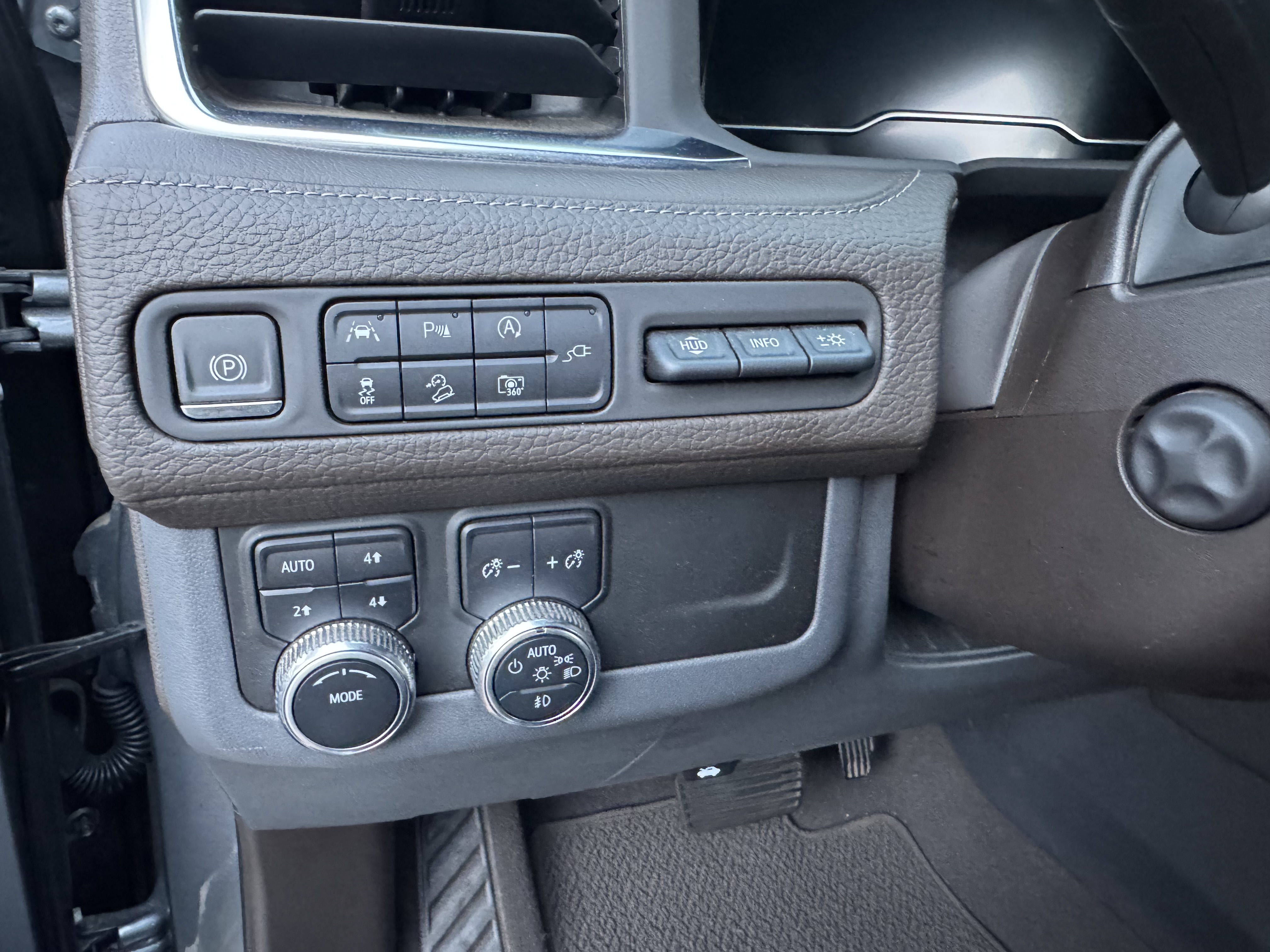 Used 2022 GMC Yukon Denali AWD/4WD image 26