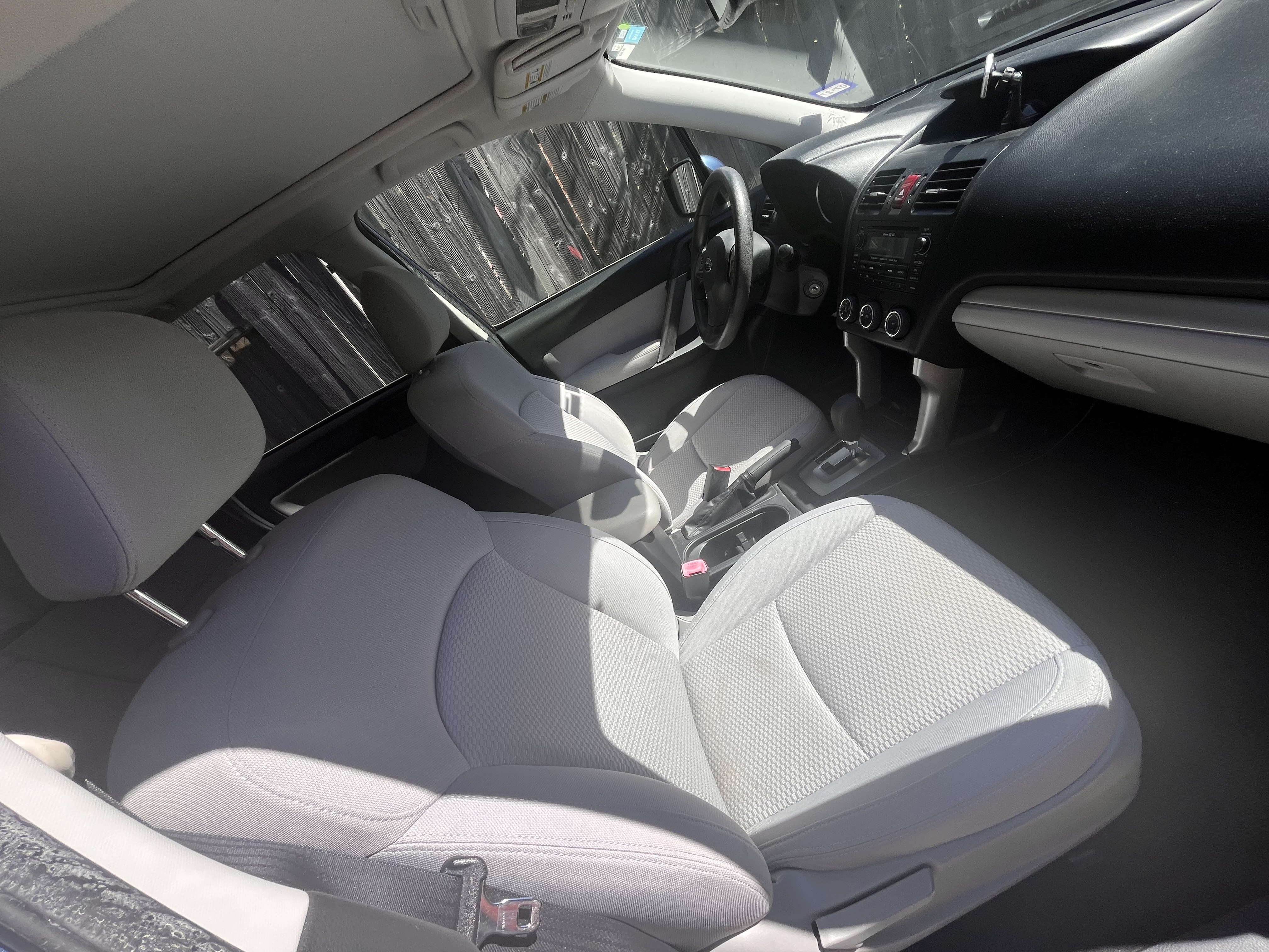 Used 2014 Subaru Forester 2.5i Premium AWD/4WD image 2