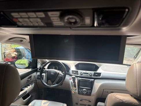 Used 2015 Honda Odyssey Touring Elite image 13