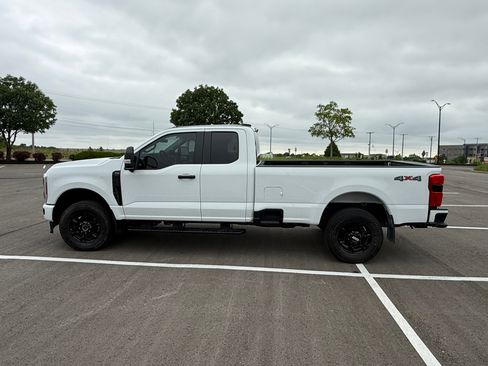 Used 2024 Ford F250 XL w/ STX Appearance Package AWD/4WD image 9