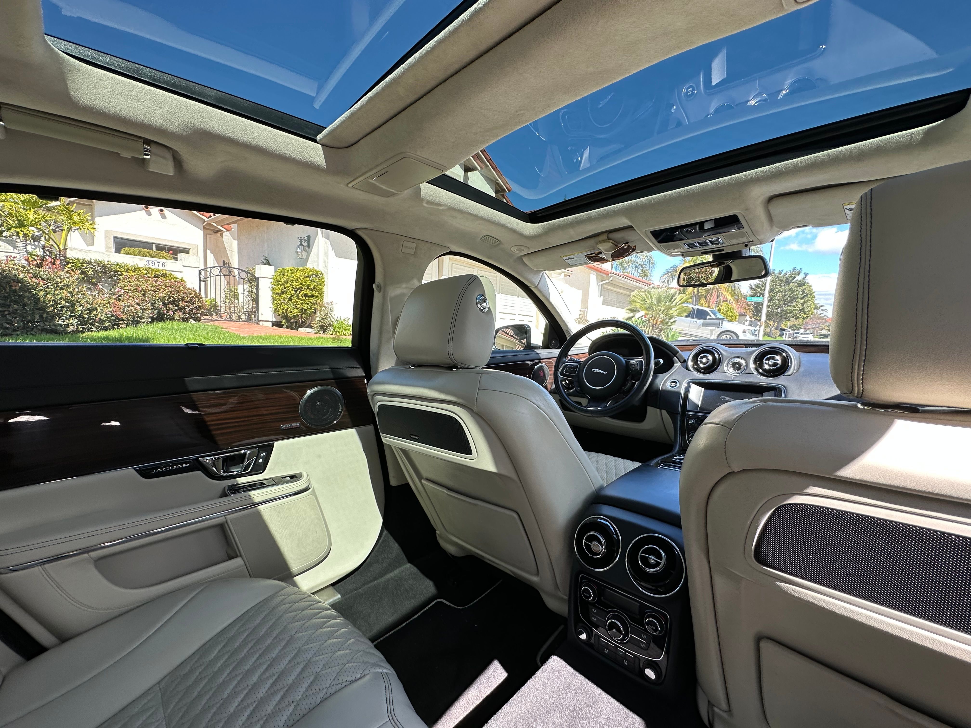 Used 2016 Jaguar XJ L Portfolio RWD image 9