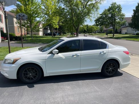 Used 2011 Honda Accord EX-L image 4