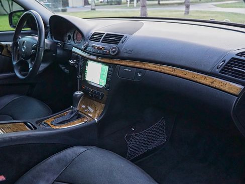 Used 2007 Mercedes-Benz E 550 Sedan image 26