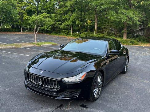 Used 2018 Maserati Ghibli RWD image 1