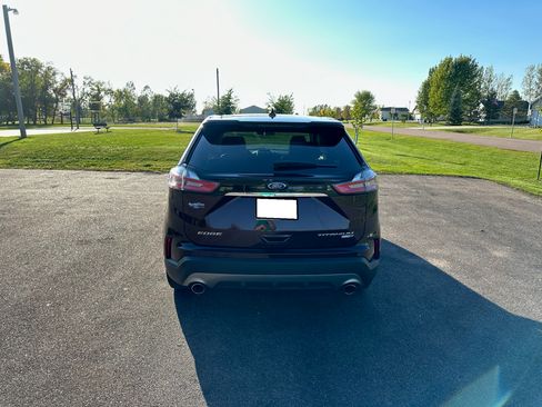 Used 2020 Ford Edge Titanium w/ Equipment Group 301A image 4