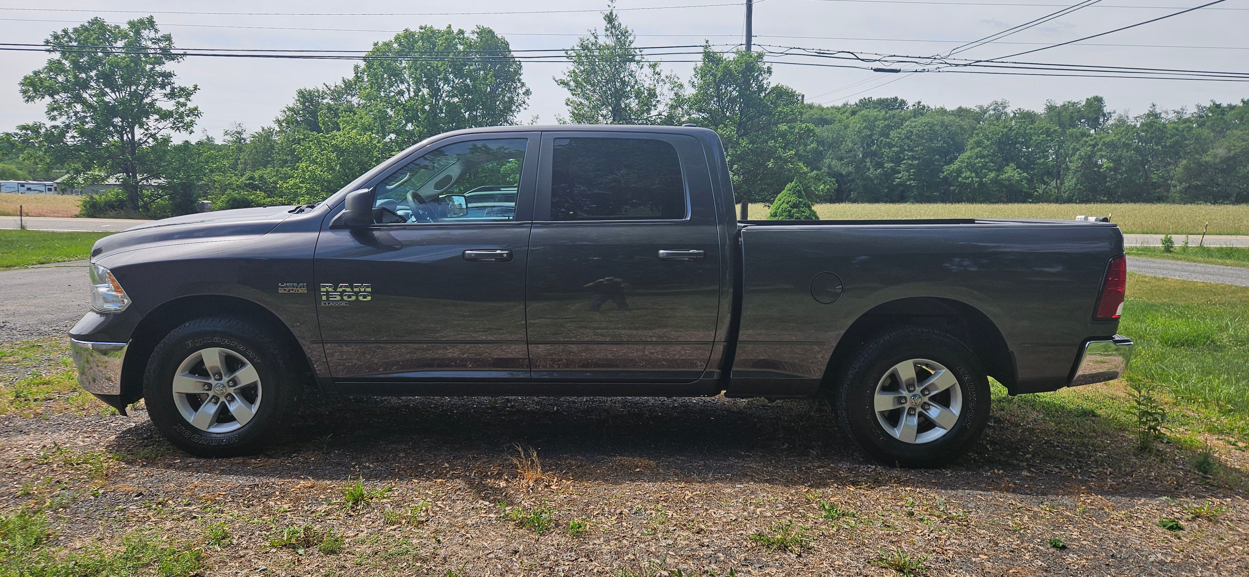 Used 2019 RAM 1500 Classic SLT RWD image 2