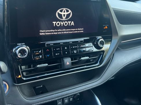 Used 2021 Toyota Highlander Limited AWD/4WD image 13