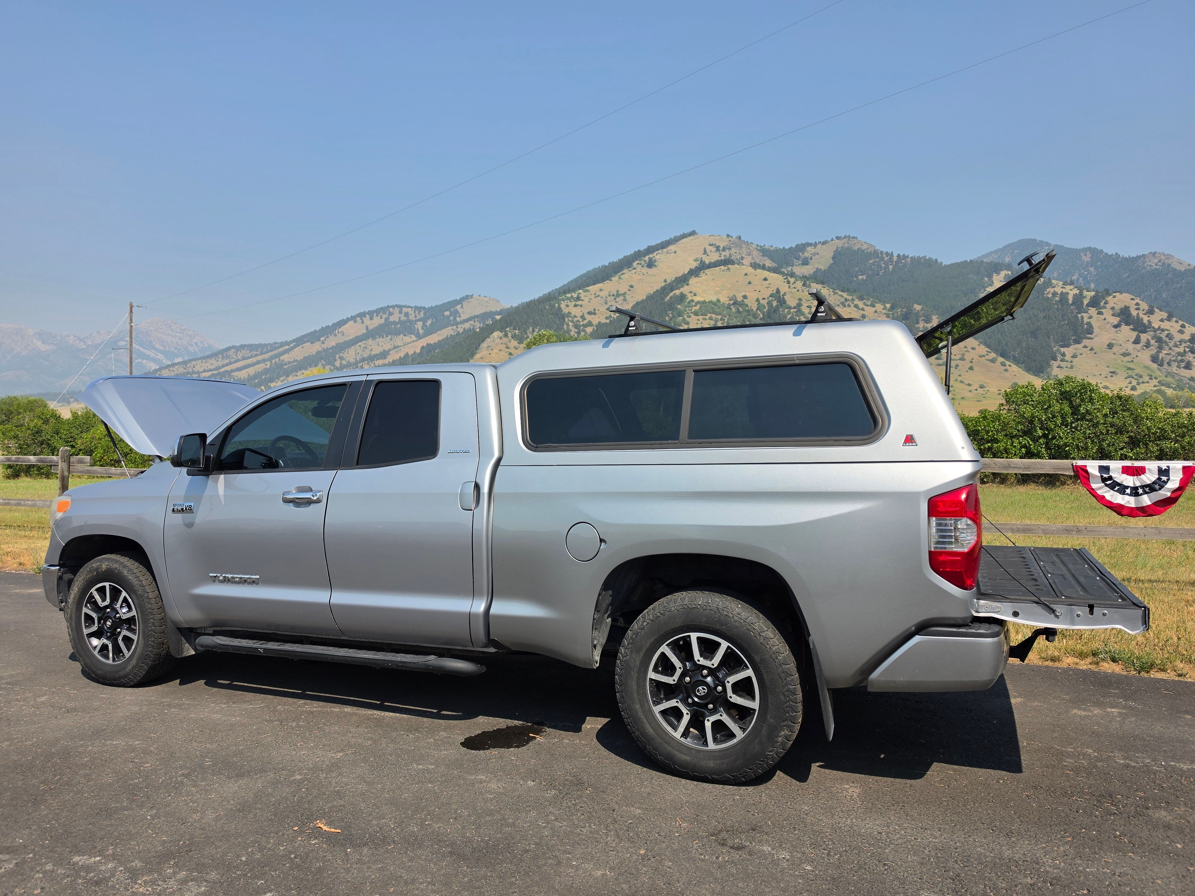 Used 2017 Toyota Tundra Limited w/ Limited Premium Package AWD/4WD image 8
