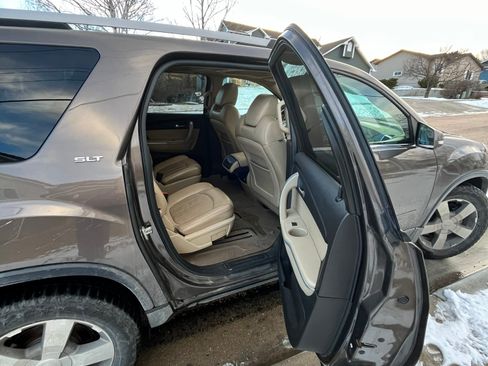Used 2011 GMC Acadia SLT image 6