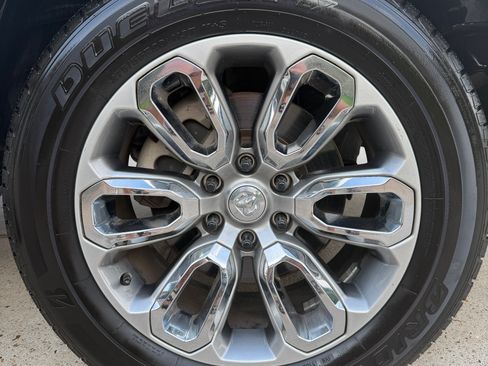 Used 2020 RAM 1500 Laramie AWD/4WD image 15