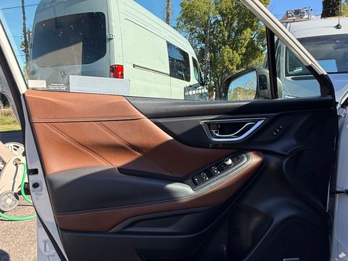 Used 2022 Subaru Forester Touring w/ Popular Package #2 image 9