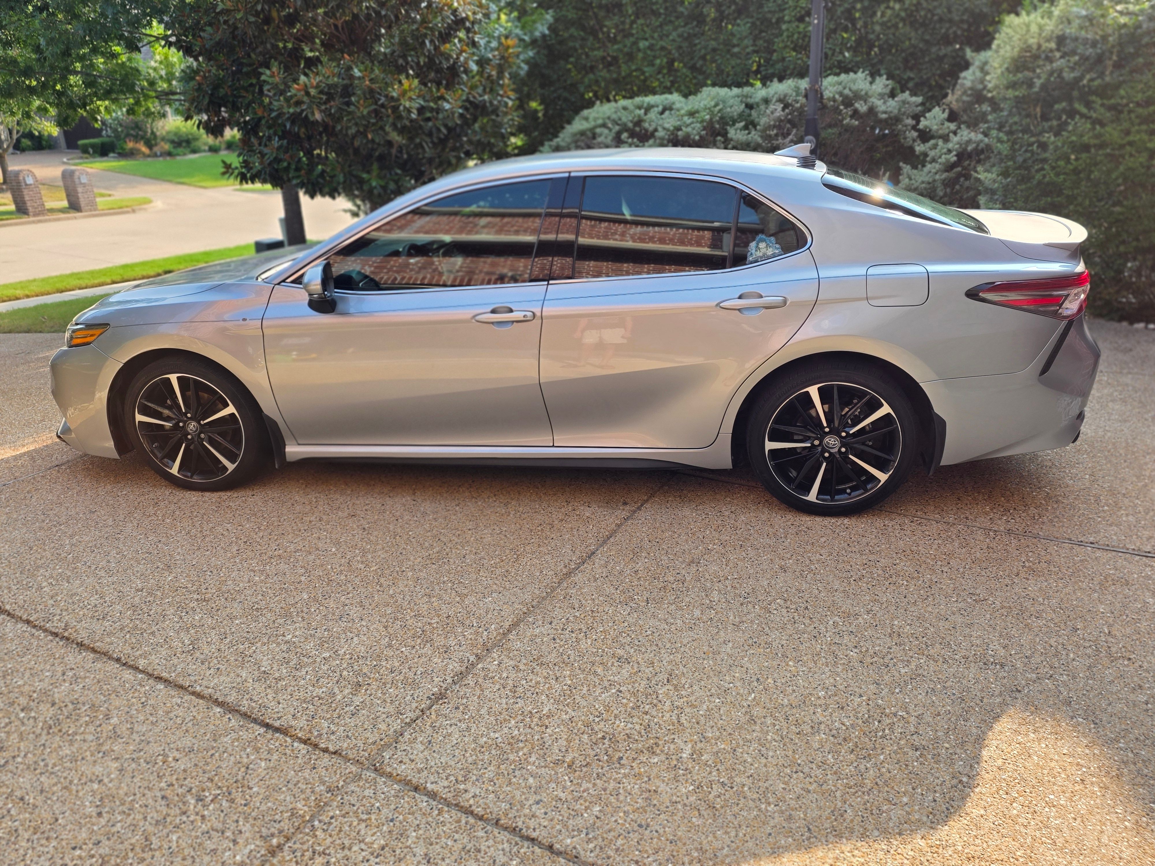 Used 2019 Toyota Camry XSE FWD image 5