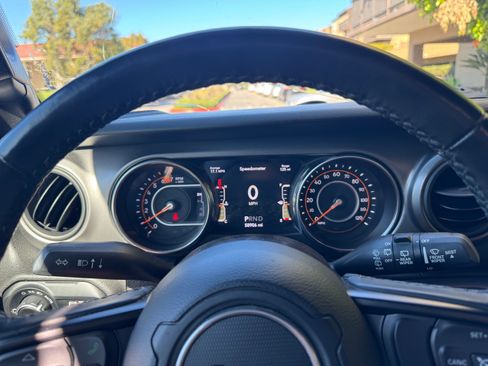 Used 2021 Jeep Wrangler Unlimited Sport image 13