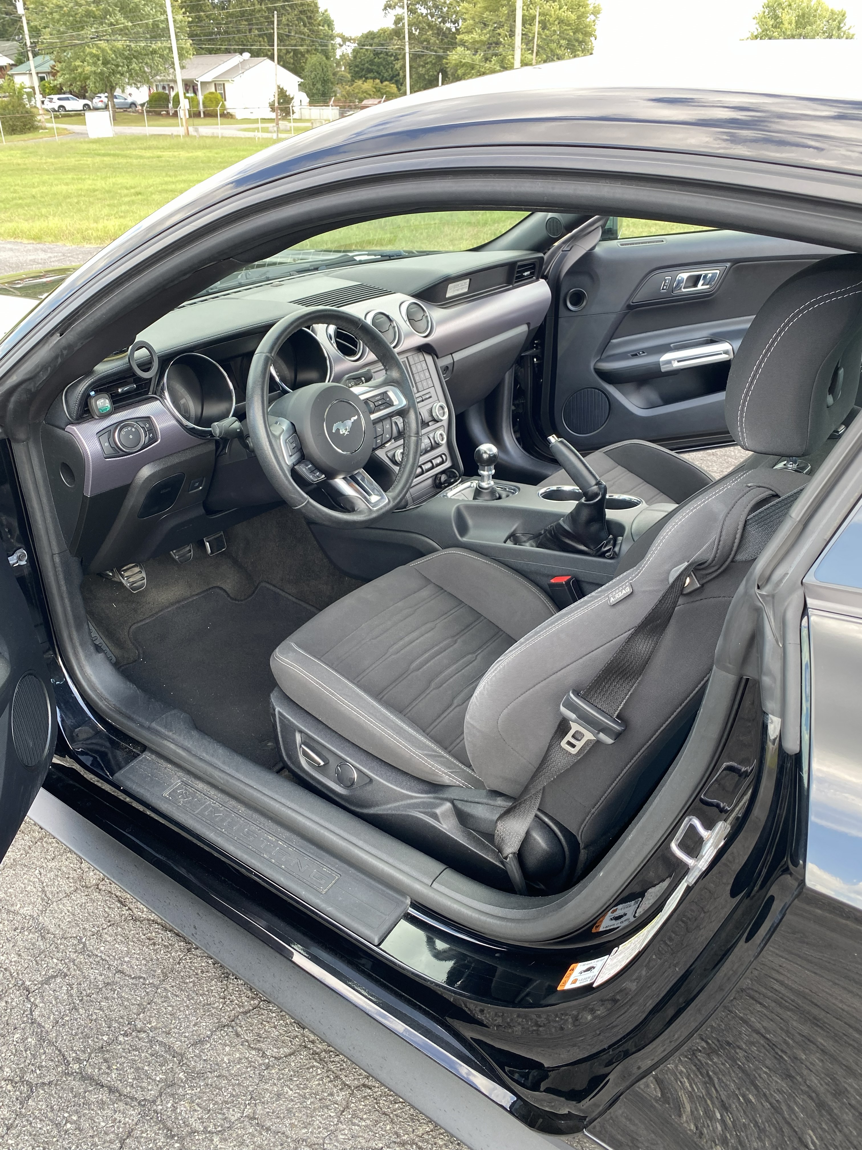 Used 2017 Ford Mustang GT w/ Black Accent Package RWD image 13