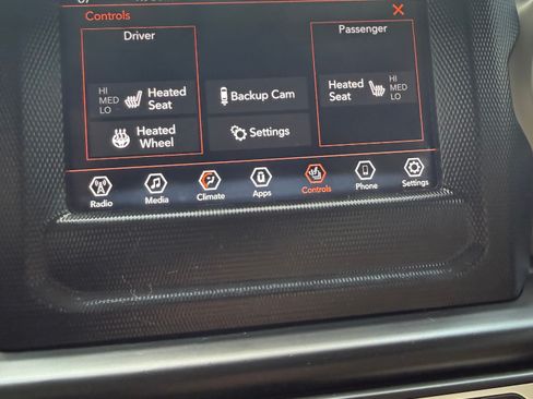 Used 2018 Jeep Wrangler Unlimited Rubicon w/ LED Lighting Group AWD/4WD image 4