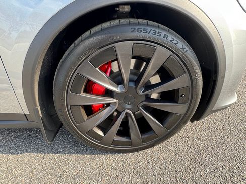 Used 2024 Tesla Model X Plaid image 9