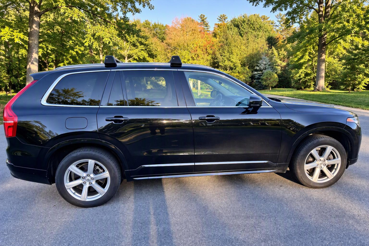Used 2023 Volvo XC90 B5 Core w/ Protection Package Premier AWD/4WD image 2