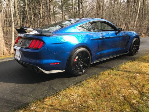 Used 2017 Ford Mustang Shelby GT350R w/ GT350R Equipment Group 920A RWD image 16