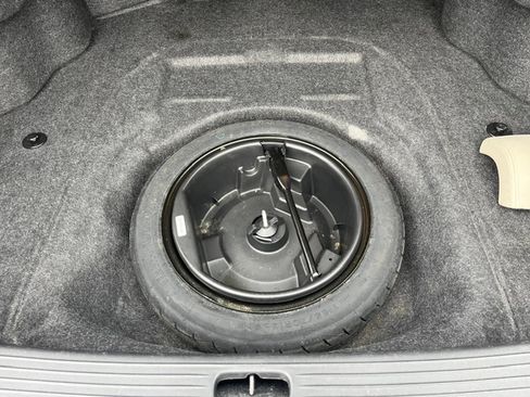 Used 2004 Cadillac De Ville w/ Equipment Group FWD image 29