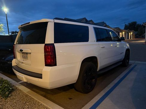 Used 2019 Chevrolet Suburban LT image 8