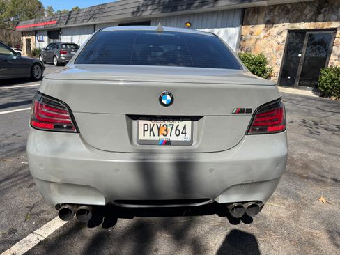 Used 2007 BMW M5 image 9