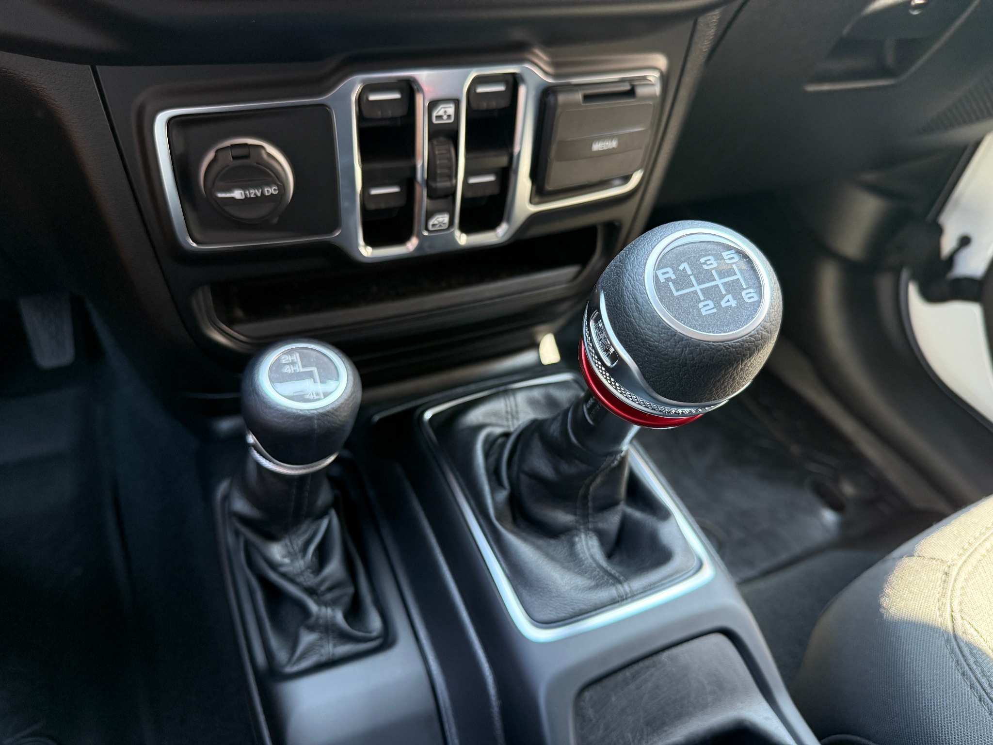 Used 2022 Jeep Wrangler Unlimited Sport AWD/4WD image 11