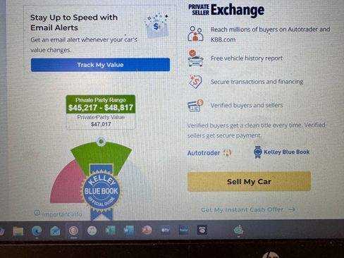 Used 2021 Ford F250 XLT w/ XLT Premium Package image 2