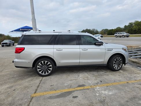 Used 2019 Lincoln Navigator L Select w/ Cargo Package image 2