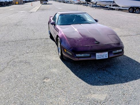 Used 1996 Chevrolet Corvette Coupe 2D image 2