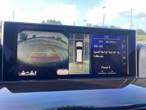Used 2018 Lexus LX 570 4WD image 22