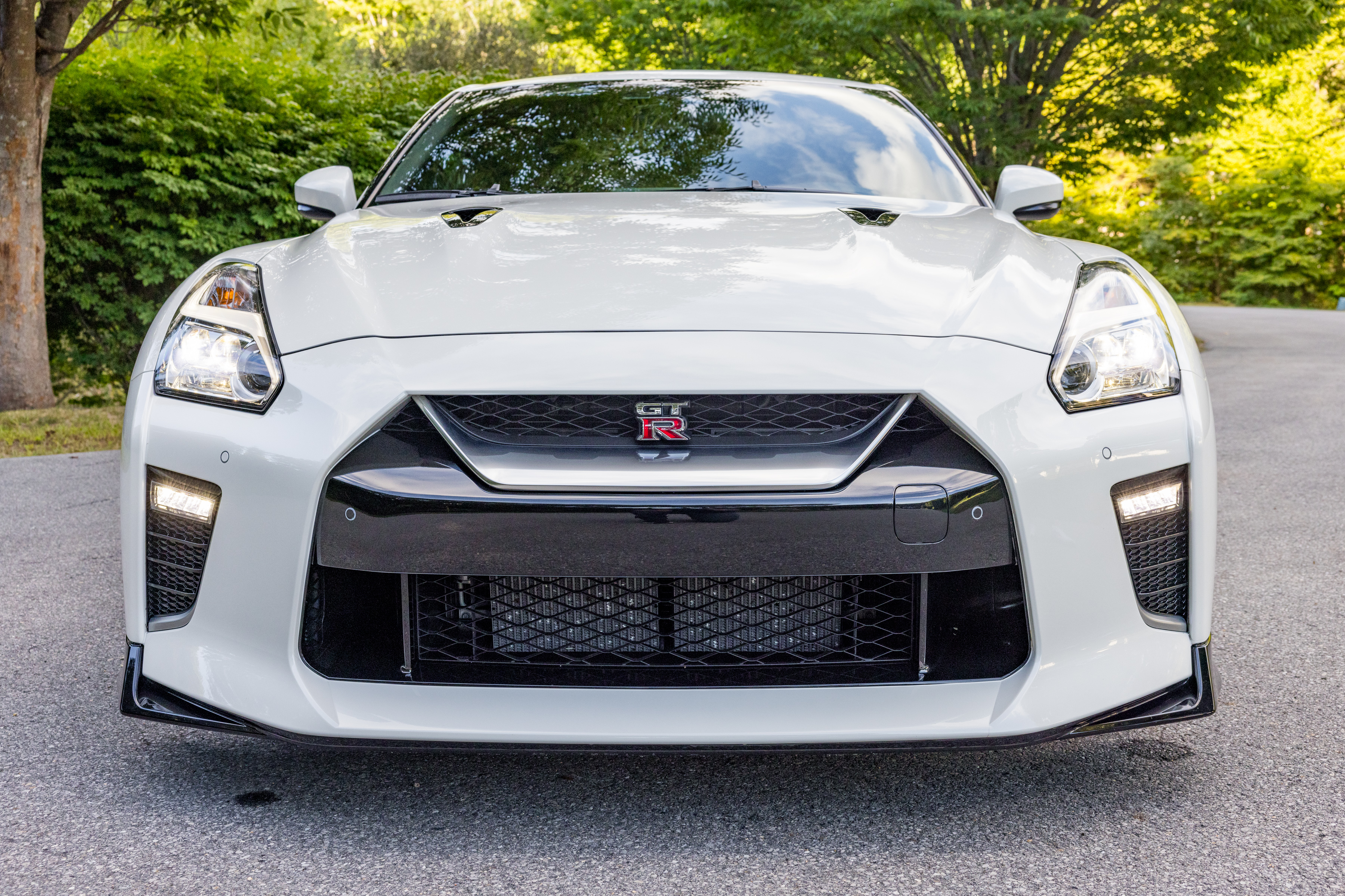 Used 2021 Nissan GT-R Premium AWD/4WD image 16