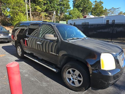 Used 2008 GMC Yukon XL Denali image 2