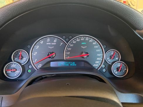 Used 2007 Chevrolet Corvette Convertible w/ Preferred Equipment Group image 8