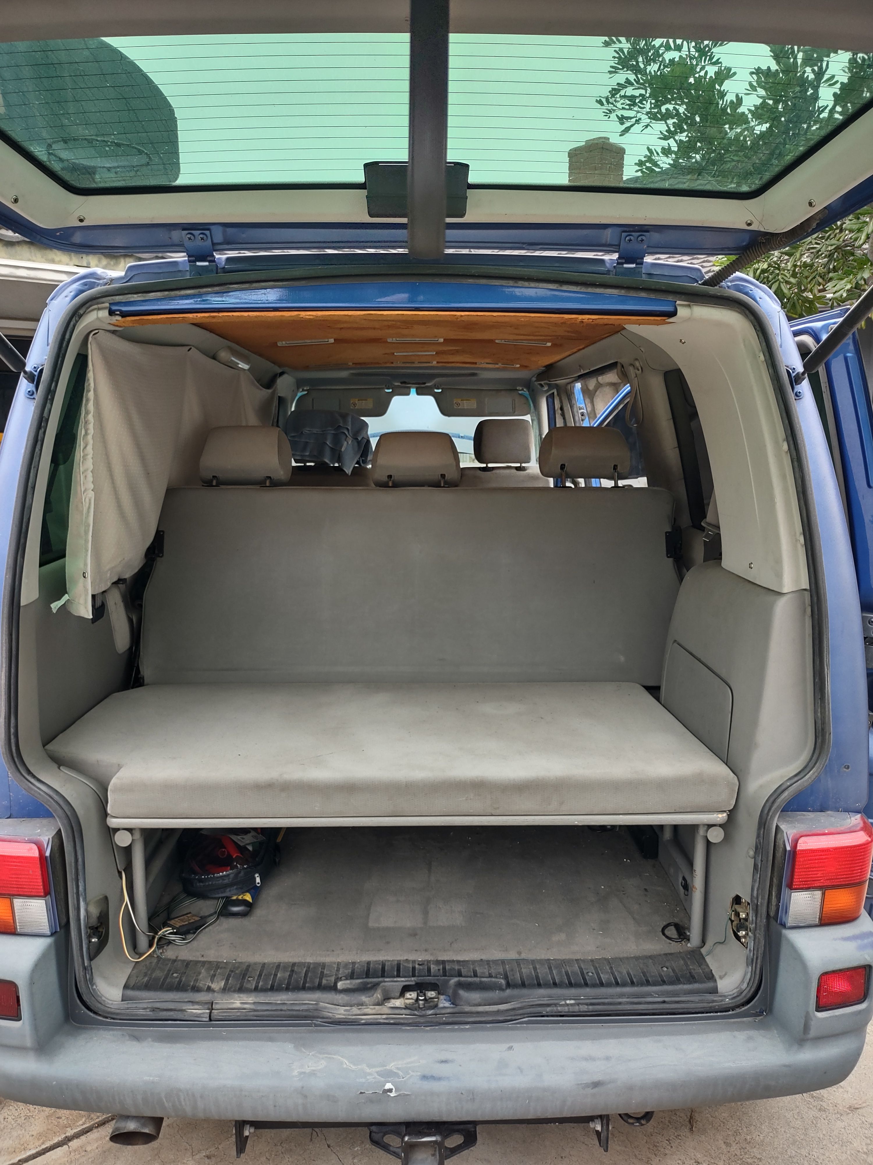 Used 2000 Volkswagen Eurovan MV FWD image 4
