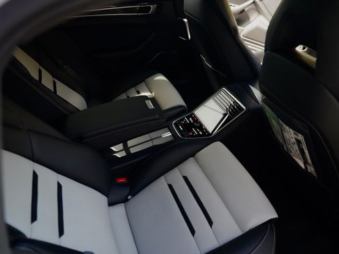 Used 2018 Porsche Panamera Turbo S image 11