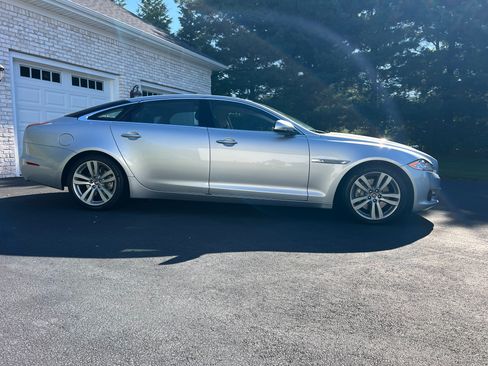 Used 2011 Jaguar XJ L image 5
