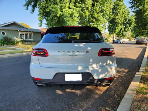 Used 2018 Porsche Macan Sport Edition image 22