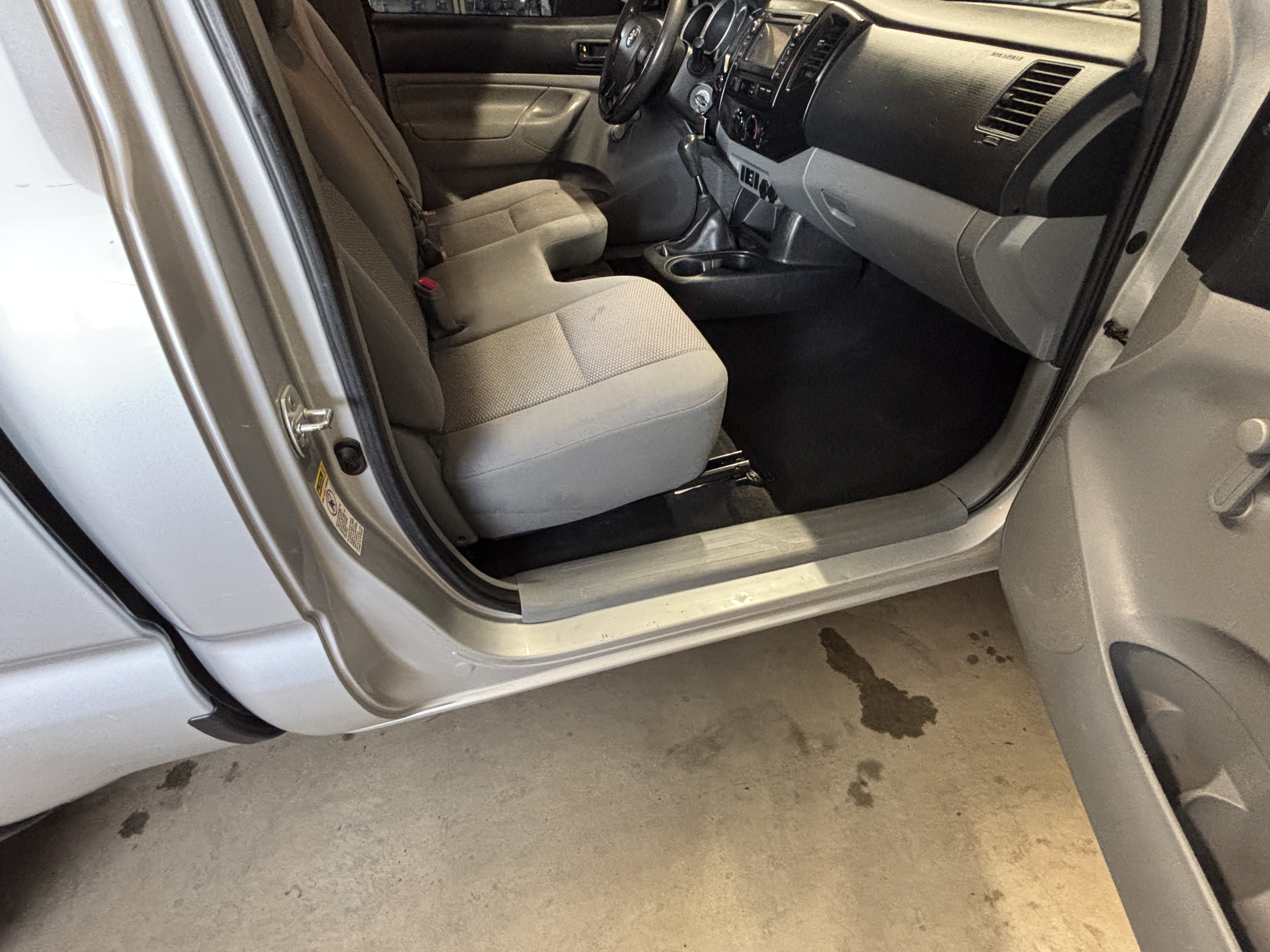 Used 2013 Toyota Tacoma 4x4 Regular Cab image 11