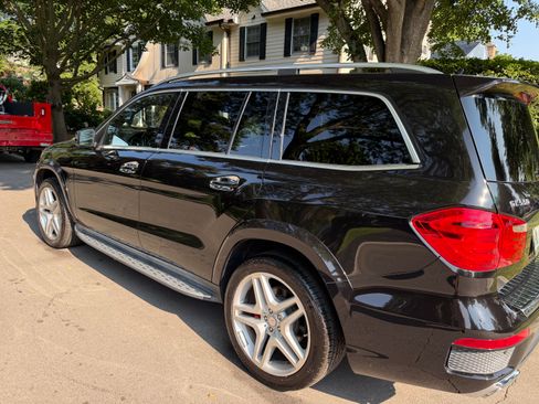 Used 2015 Mercedes-Benz GL 550 4MATIC image 4