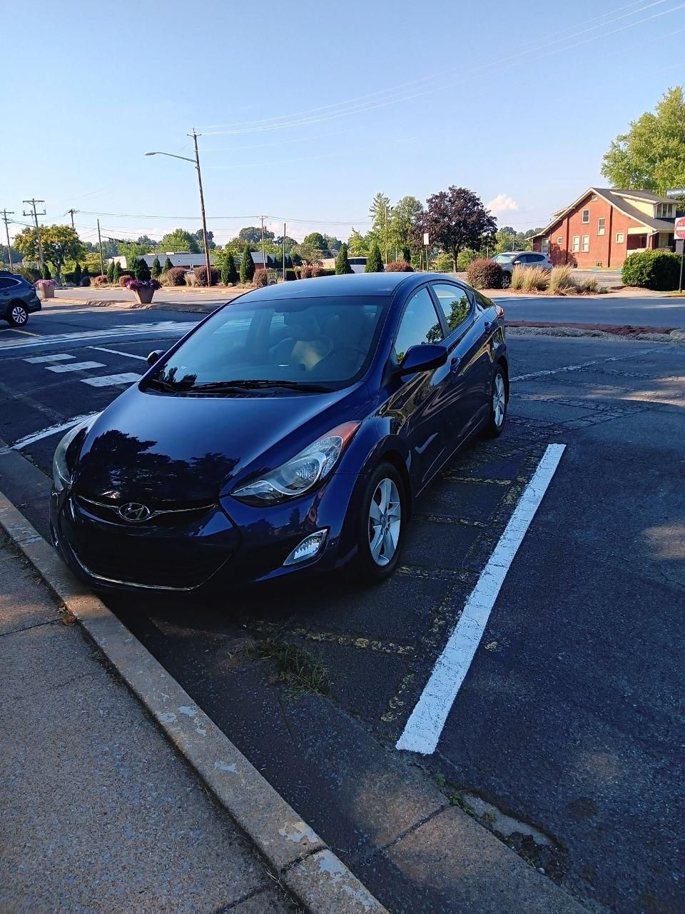 Used 2013 Hyundai Elantra GLS w/ Preferred Pkg FWD image 1