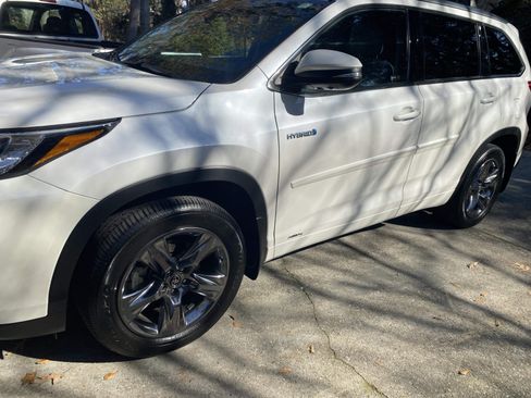 Used 2019 Toyota Highlander Limited Platinum image 4