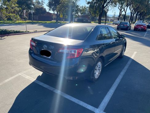 Used 2014 Toyota Camry LE image 6
