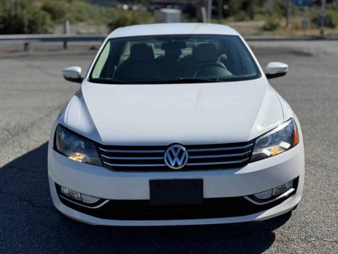 Used 2015 Volkswagen Passat 1.8T Limited Edition FWD image 4