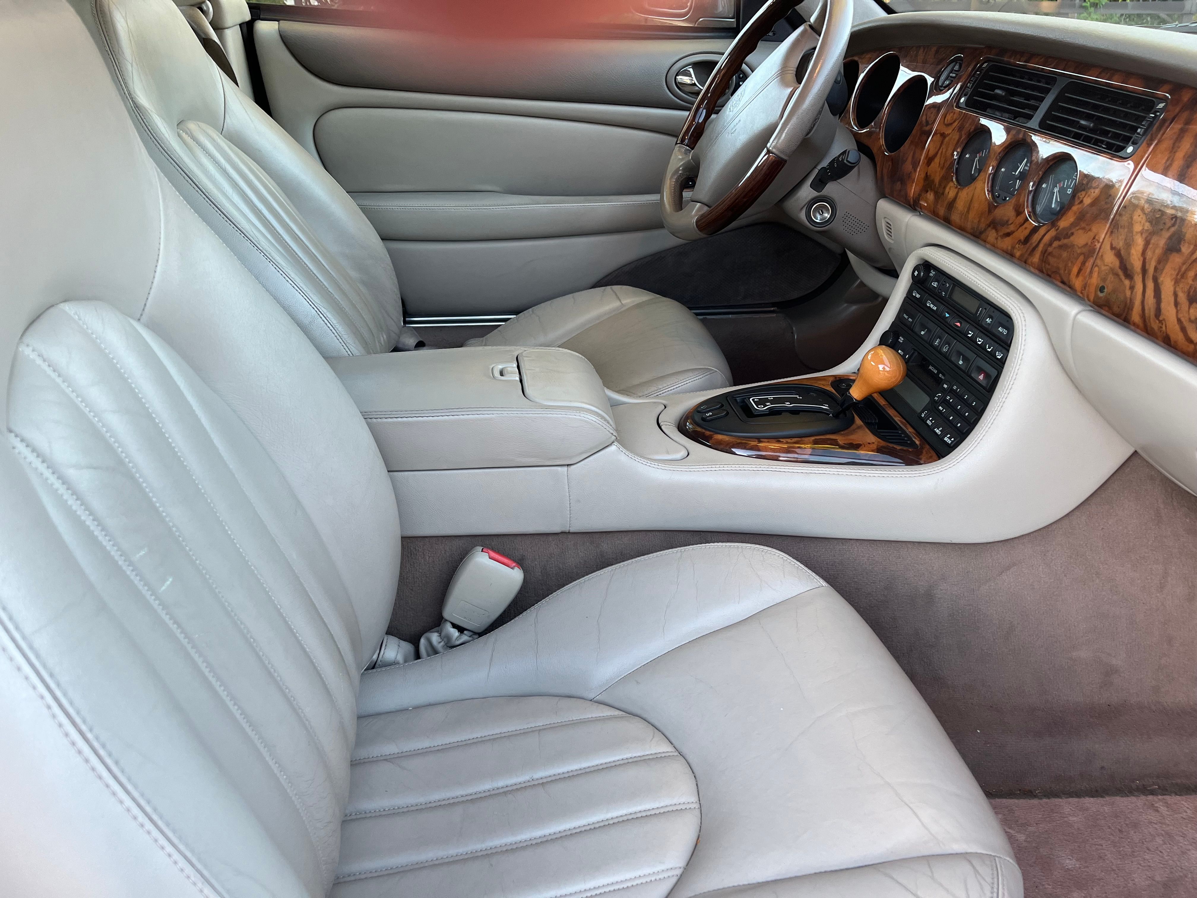 Used 2002 Jaguar XK8 Convertible RWD image 4