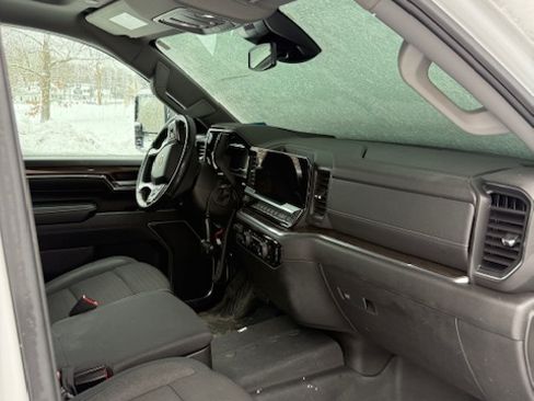 Used 2024 Chevrolet Silverado 2500 LT w/ All Star Edition image 8